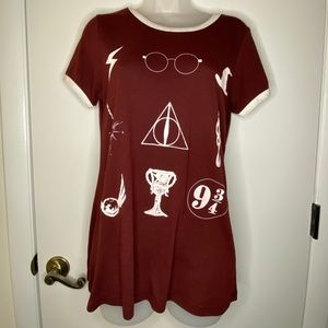 EUC Harry Potter Symbols Stretch T-Shirt